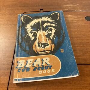 Vintage 40s The Bear Cub Scout Book #3231 (1948) BSA